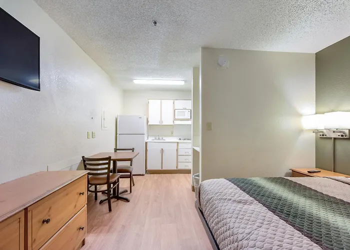 Motel: Hometowne Studios By Red Roof Dallas - North Addison - Tollway