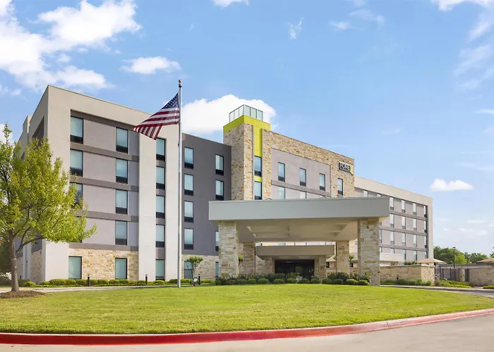 Dog friendly hotels Home2 Suites By Hilton Dallas Addison